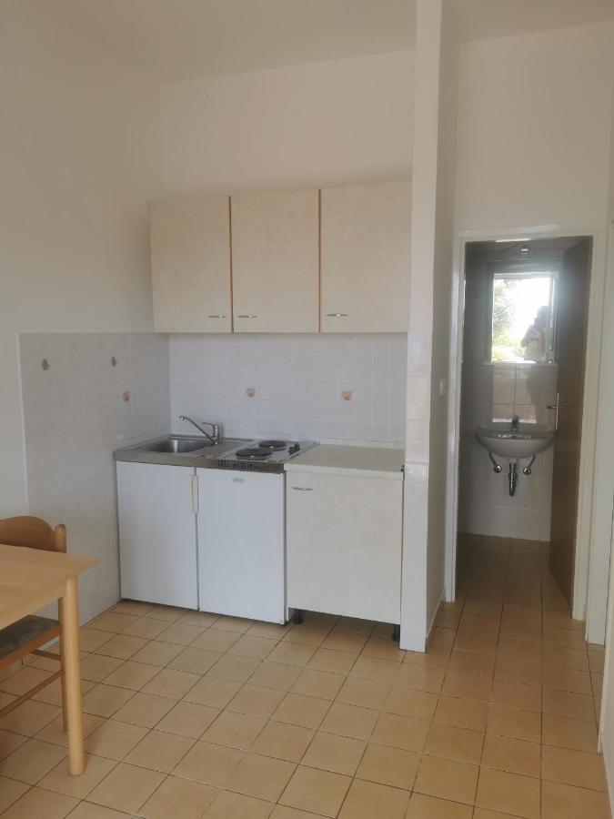 Apartments By The Sea Jakisnica, Pag - 21384 Lun  Exterior foto